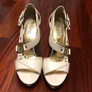 MICHAEL MICHAEL KORS CREAM HEELS SANDALS 7.5 M